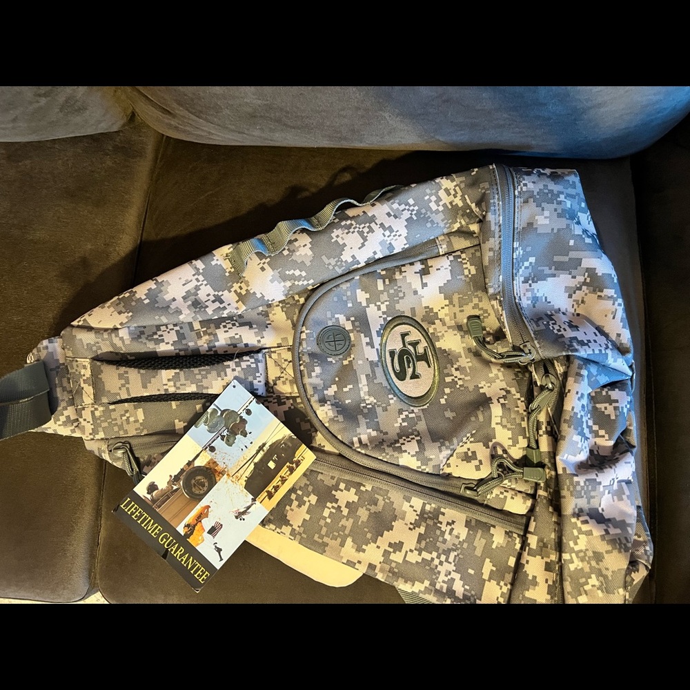 SF 49ers Sling Backpack Camo